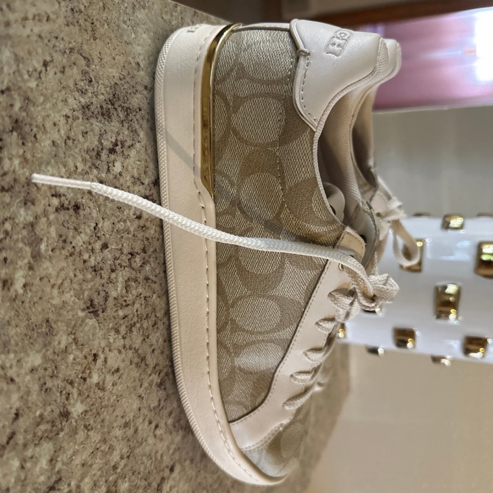 Clip Low Top Sneaker coach for women size 8